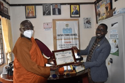 Mayor Appreciates Bhante’s for His Work in the Community